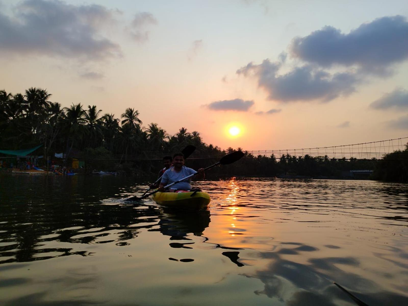 Hangout Kalyānpur المظهر الخارجي الصورة